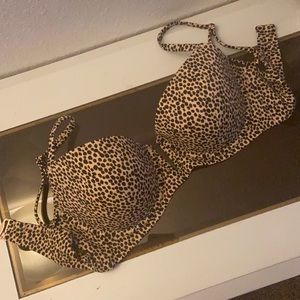 Bathing suit top. 36C. BNWOT.